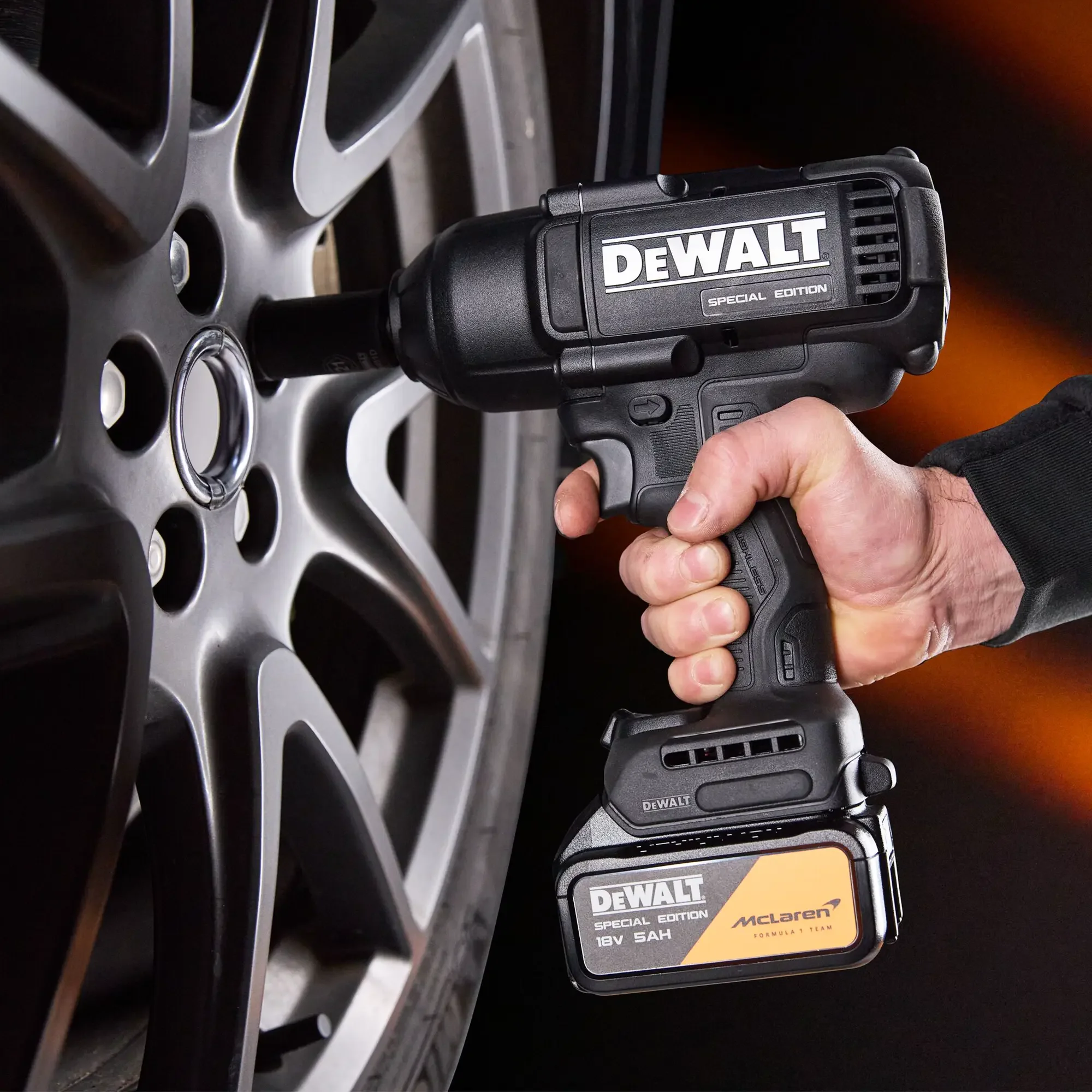 Avvitatore a impulsi Dewalt McLaren DCF99MP2T-QW 18V 5Ah - Image 7