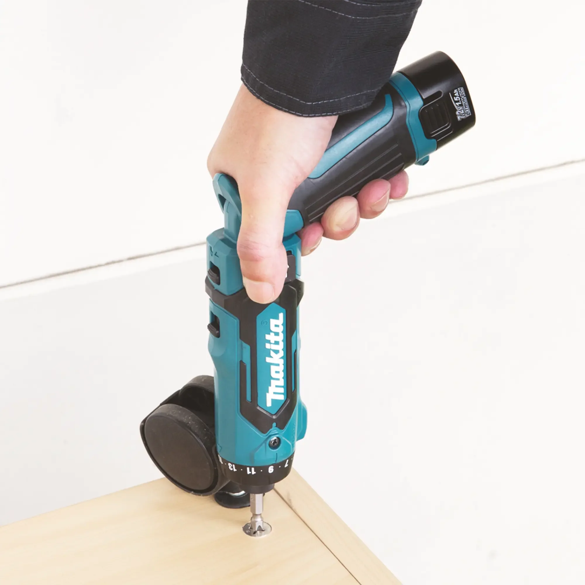 Avvitatore Makita DF012DSJ 7,2V 1.5Ah - Image 13