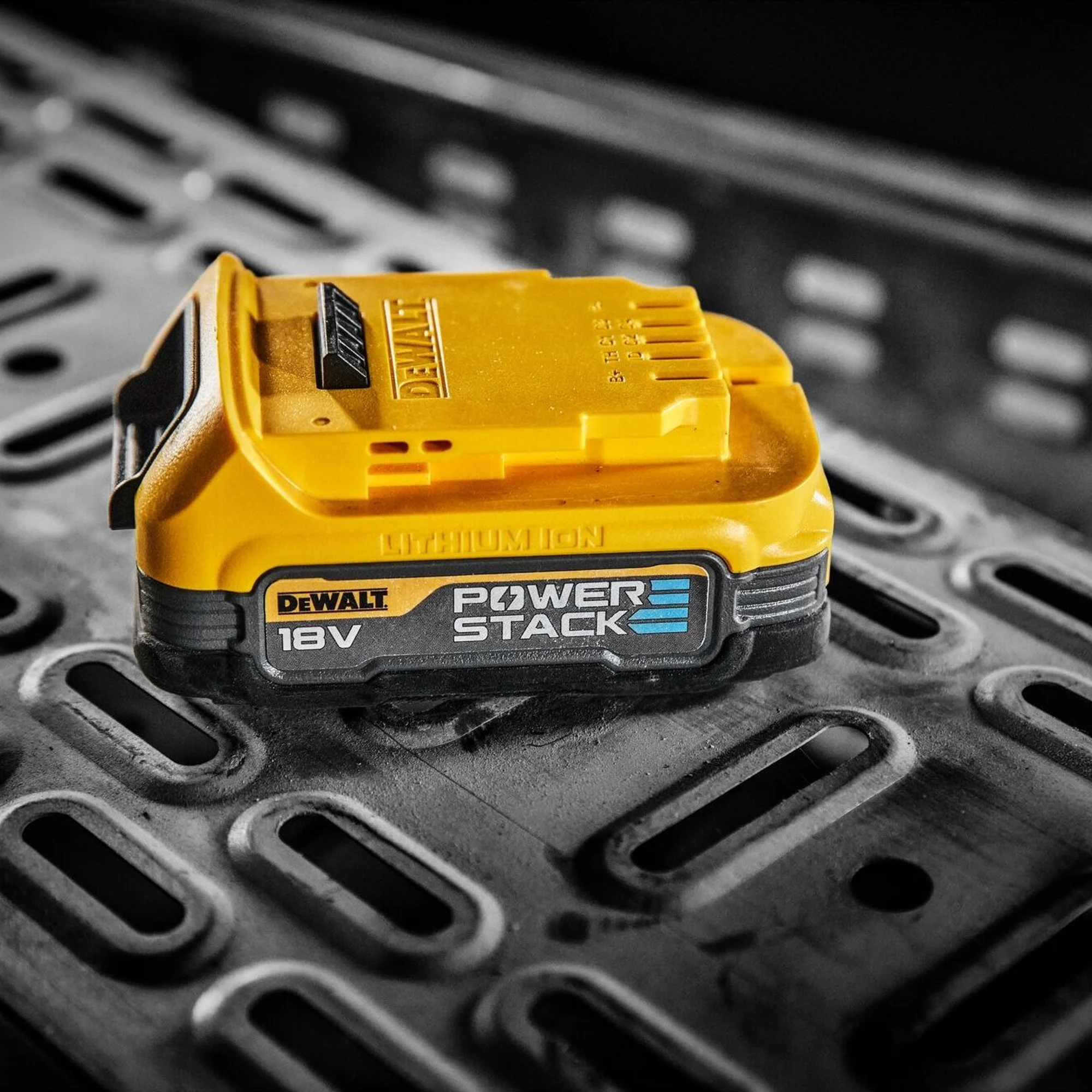 Batteria Dewalt DCBP034-XJ PowerStack XR 18V 1.7Ah - Image 10