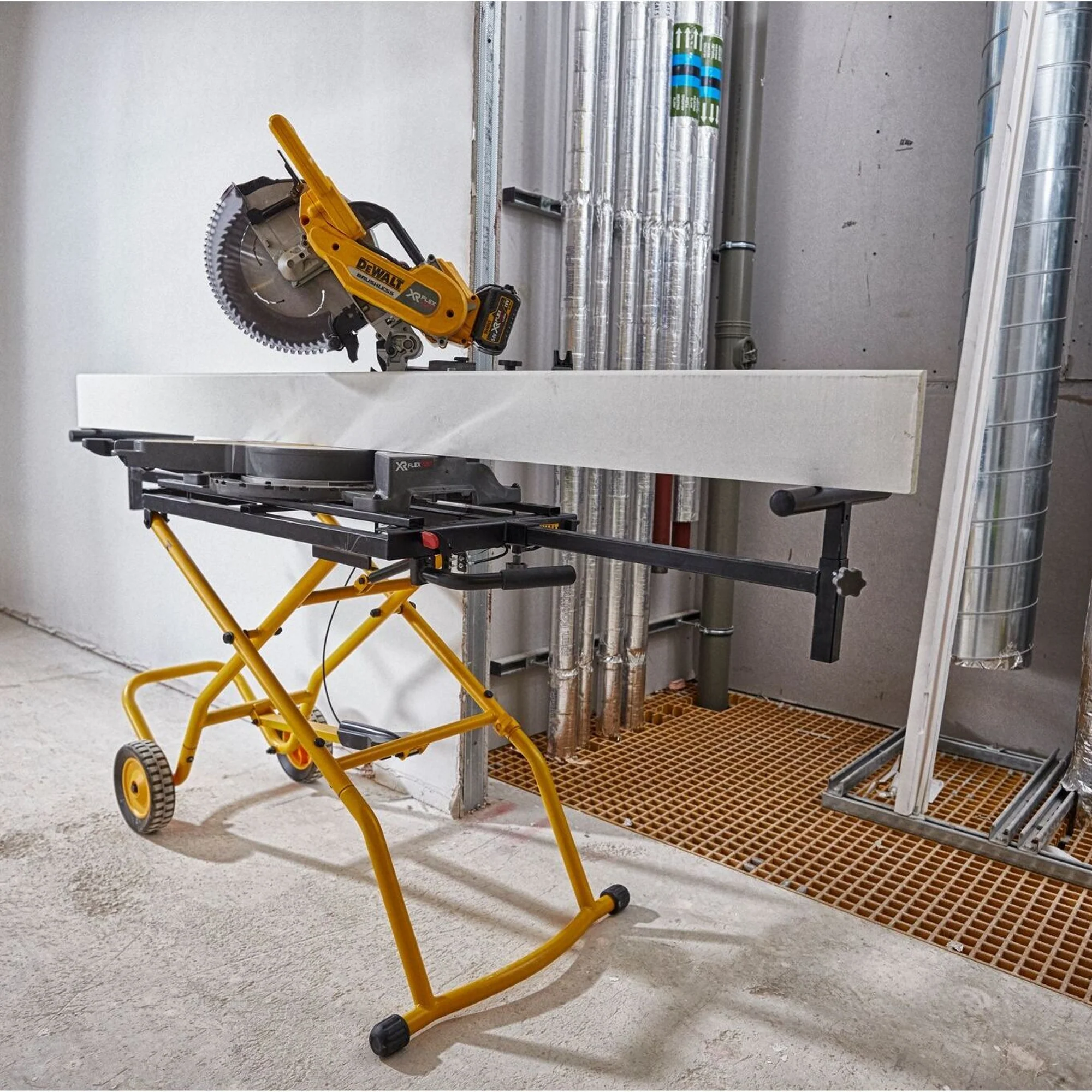 Cavalletto Rotante Dewalt DE7260-XJ per Troncatrice - Image 11