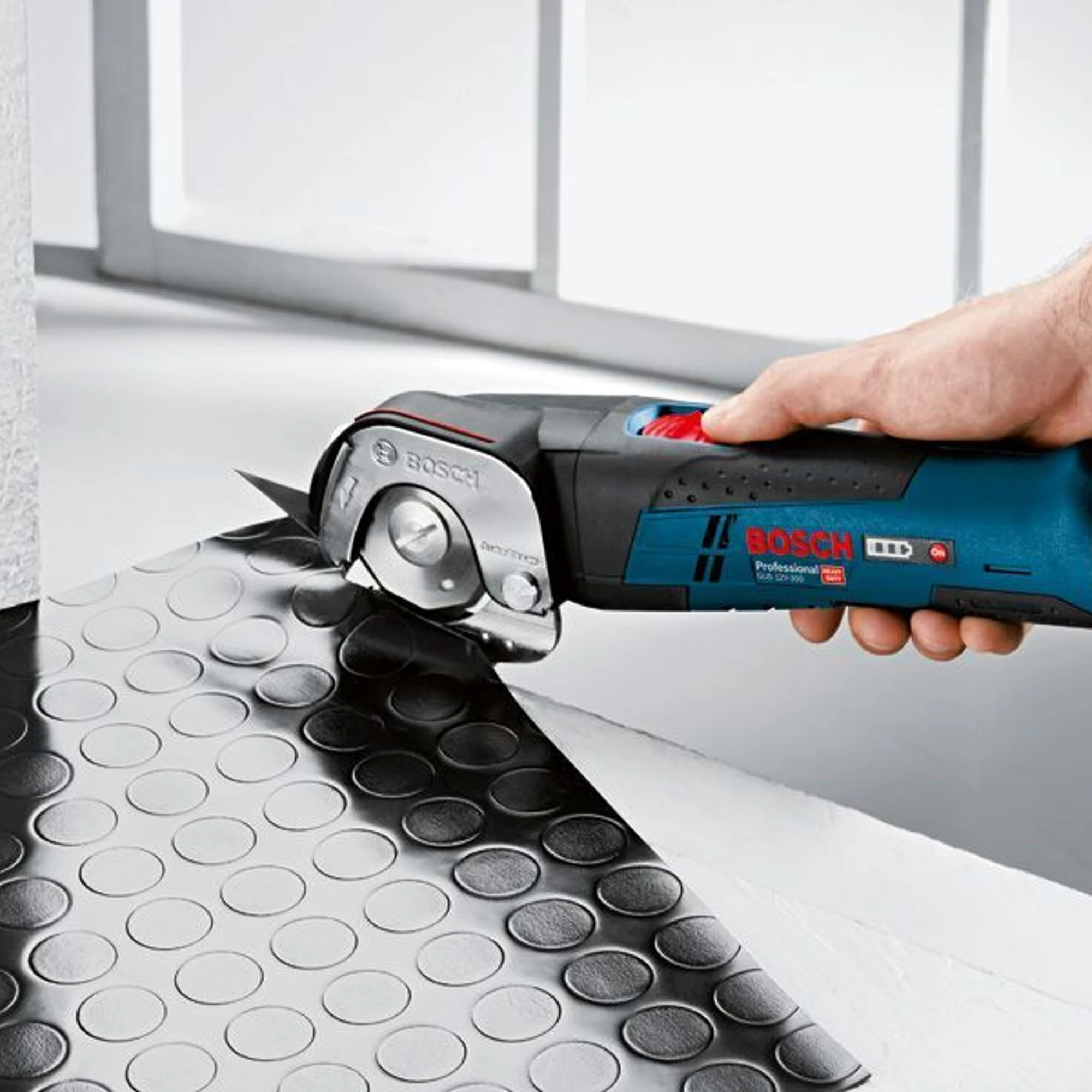 Cesoia Universale Bosch Professional GUS 10,8 V-LI PRO 12V - Image 5