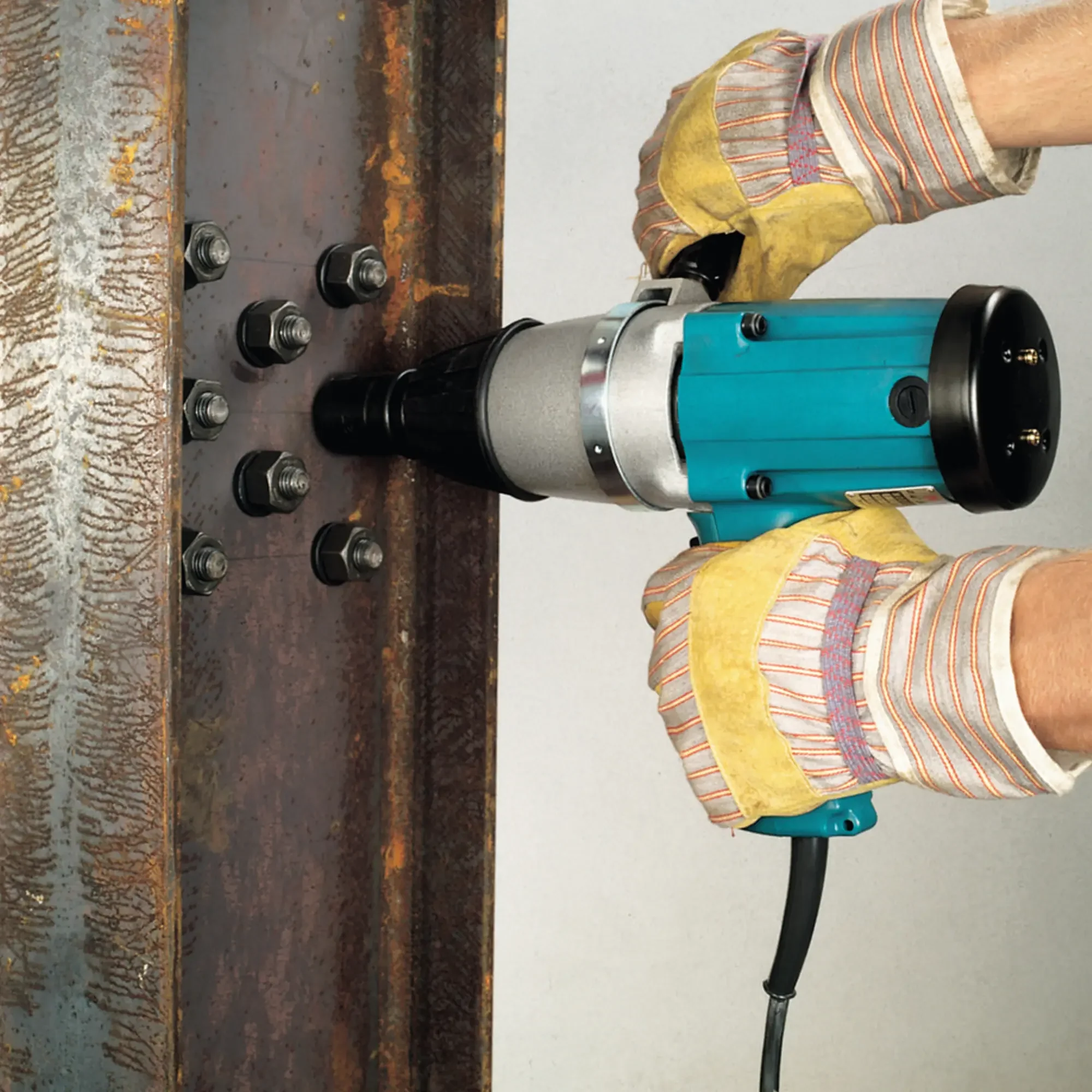 Chiave a impulsi Makita 6906J 620W - Image 3