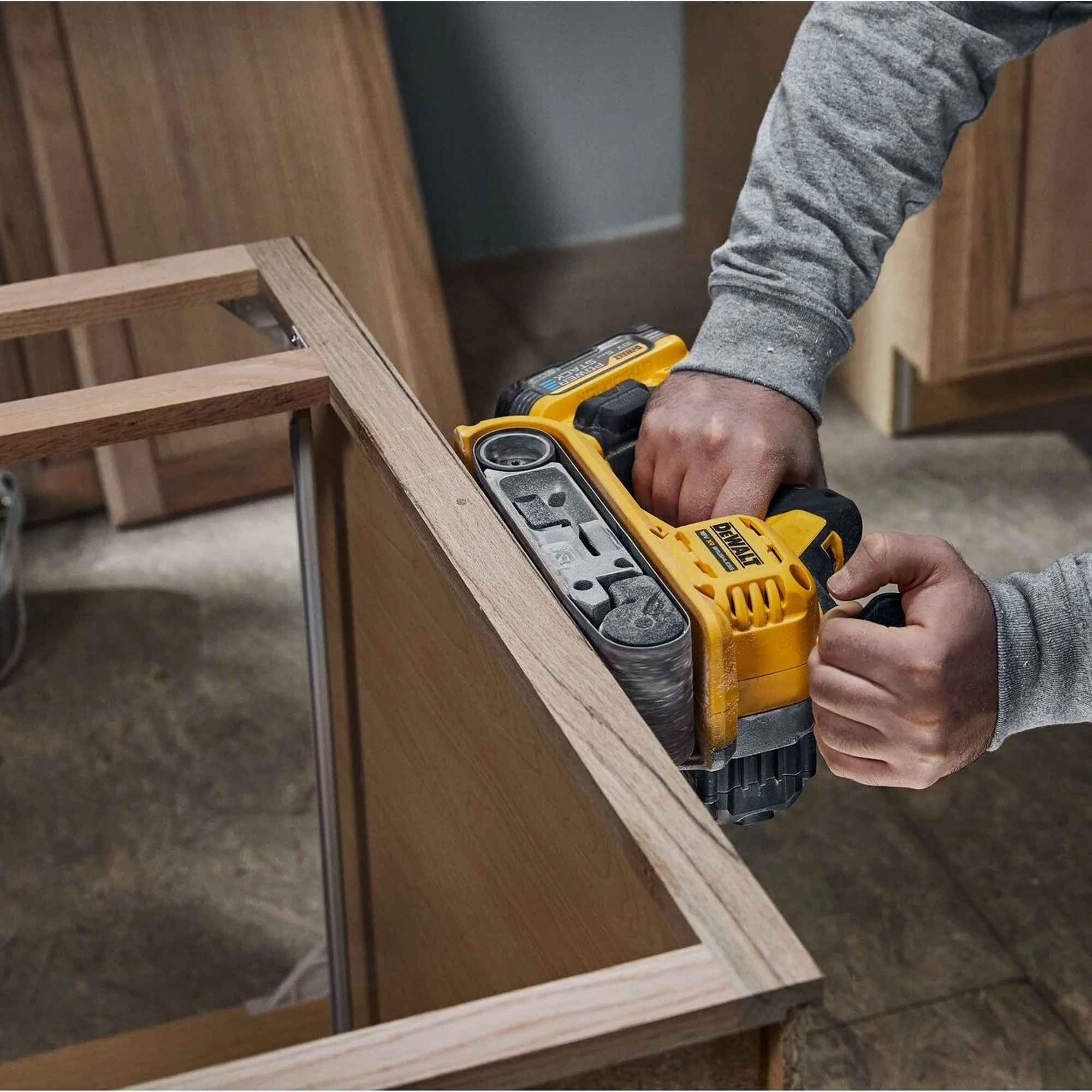 Levigatrice a nastro Dewalt DCW220NT-XJ 18V - Image 11