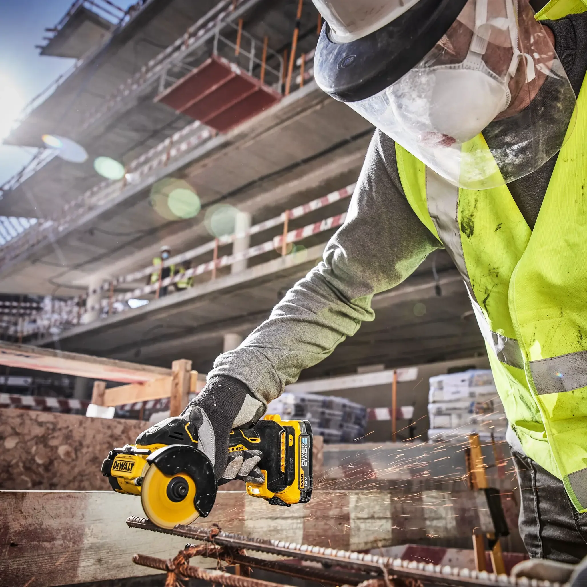 Mini Troncatrice Dewalt DCS438E2T-QW 18V 1.7Ah - Image 5