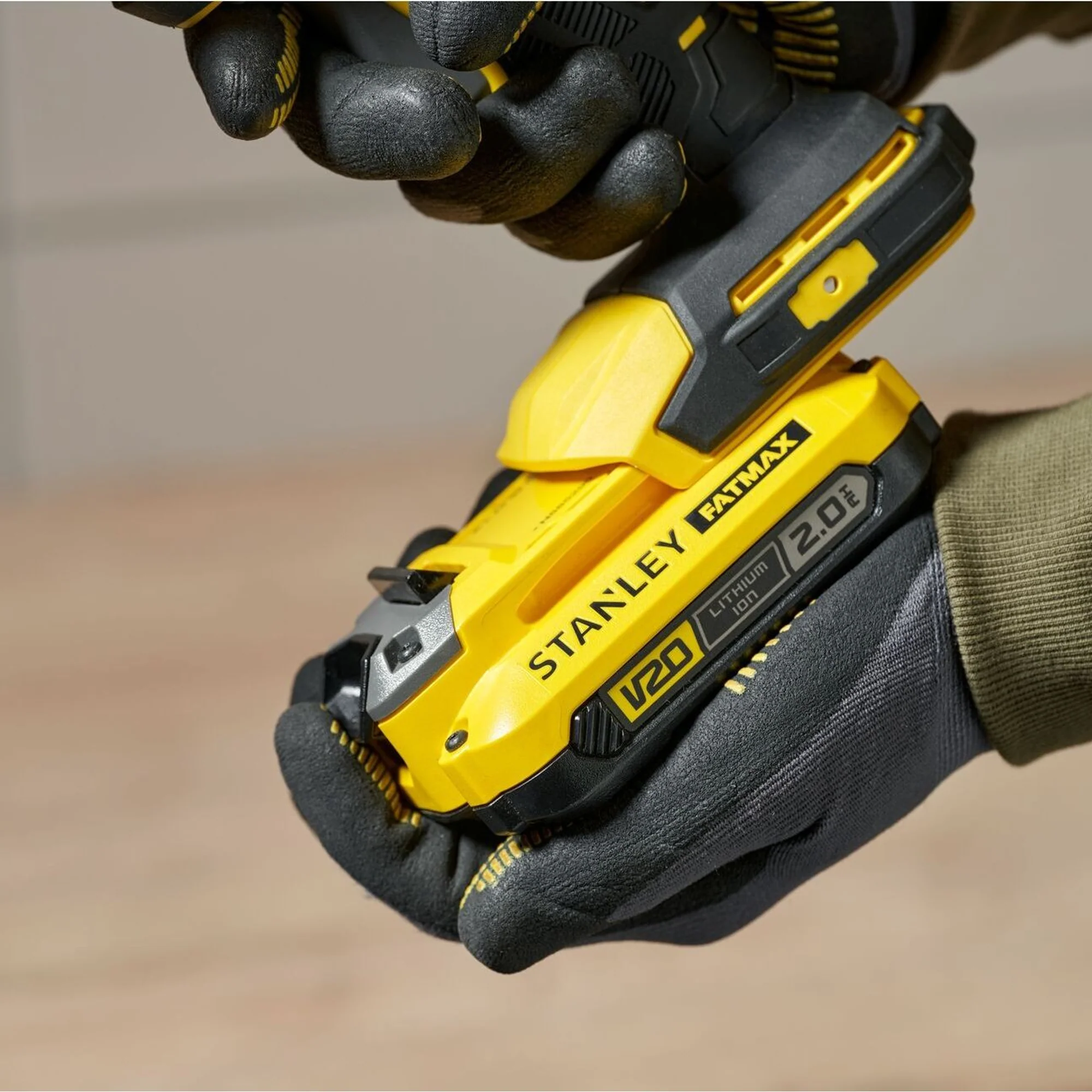 Pistola per Silicone Stanley FatMax SFMCE600B-XJ 18V - Image 7