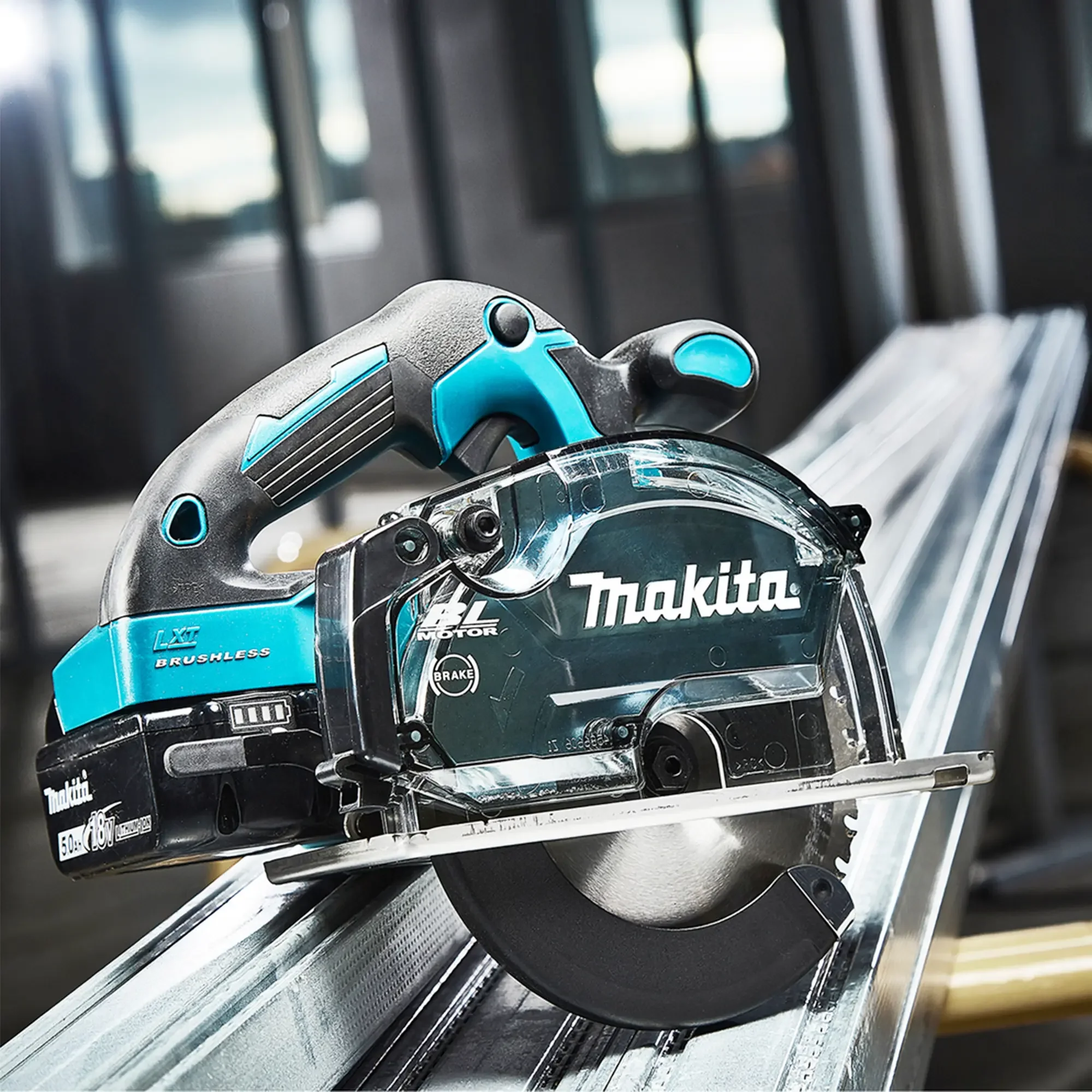 Sega Circolare Makita DCS553ZJ 18V - Image 10