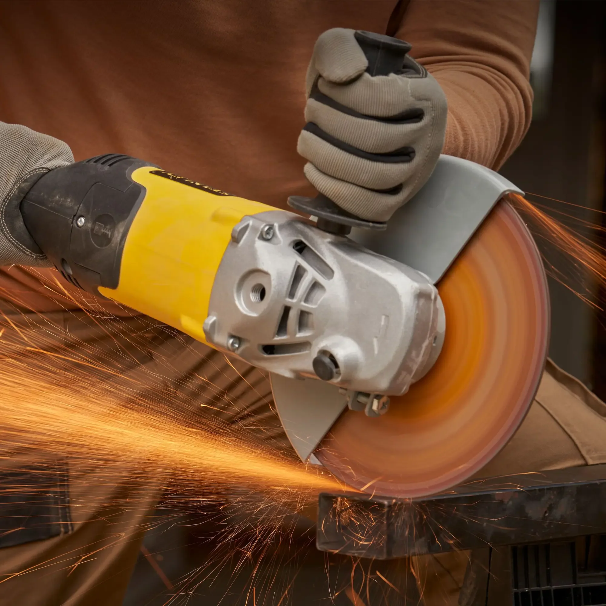Smerigliatrice Angolare Stanley FMEG232-QS 2000W - Image 4